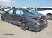 ✅ 2022 Toyota Camry SE • VIN: 4T1G11AK1NU005303 • Lot: 43538466. Wystawiony na IAAI z przebiegiem Nie podano. Bezpłatny archiwum sprzedaży aukcyjnych z USA i szczegółowy raport historii pojazdu na DreamBid. Zdjęcie 3.