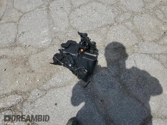 ✅ 2025 Lexus ES 350 Ultra Luxury • VIN: 58AFZ1B15SU189935 • Lot: 55284025. Listed on Copart with 21,684 mi. Free auction sales archive from the USA and detailed vehicle history report at DreamBid. Image 12.