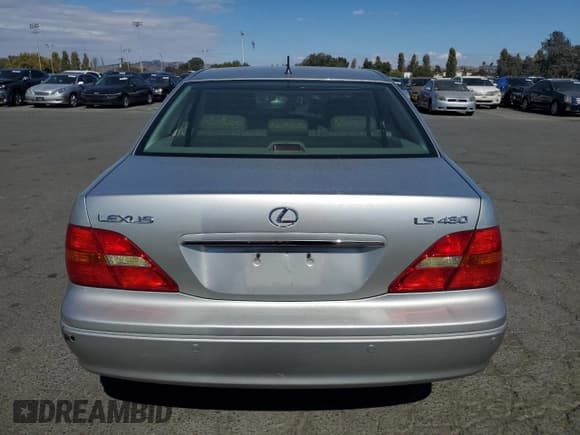 ✅ 2002 Lexus LS 430 • VIN: JTHBN30F320077155 • Lot: 81524865. Listed on Copart with 187,558 mi. Free auction sales archive from the USA and detailed vehicle history report at DreamBid. Image 6.