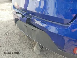 ✅ 2023 Hyundai Venue SEL • VIN: KMHRC8A32PU240185 • Lot: 41468823. Listed on IAAI with 33,420 mi. Free auction sales archive from the USA and detailed vehicle history report at DreamBid. Image 6.