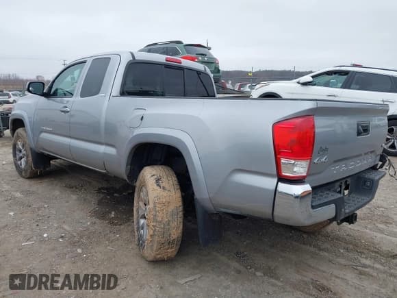 ✅ 2017 Toyota Tacoma SR5 • VIN: 5TFSZ5AN1HX072026 • Lot: 41793314. Wystawiony na IAAI z przebiegiem 76 975 mil. Bezpłatny archiwum sprzedaży aukcyjnych z USA i szczegółowy raport historii pojazdu na DreamBid. Zdjęcie 3.