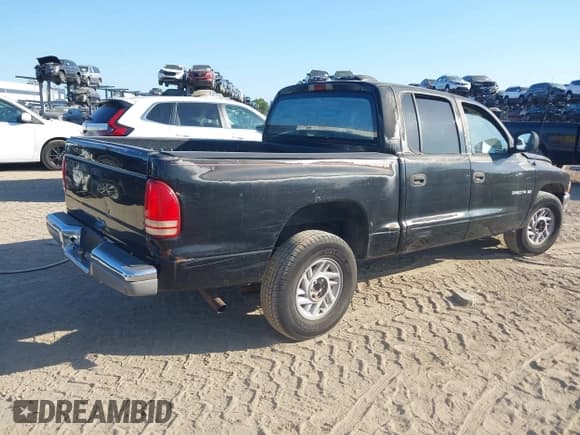 ✅ 2000 Dodge Dakota Sport • VIN: 1B7GL2AN2YS776819 • Lot: 42066658. Wystawiony na IAAI z przebiegiem 250 880 mil. Bezpłatny archiwum sprzedaży aukcyjnych z USA i szczegółowy raport historii pojazdu na DreamBid. Zdjęcie 4.