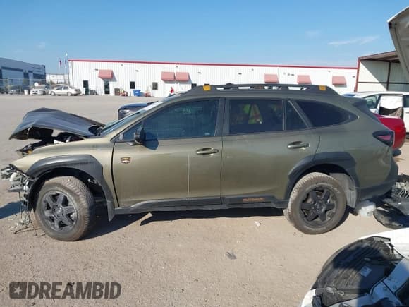 ✅ 2024 Subaru Outback Wilderness • VIN: 4S4BTGUD3R3235831 • Lot: 43474035. Wystawiony na IAAI z przebiegiem Nie podano. Bezpłatny archiwum sprzedaży aukcyjnych z USA i szczegółowy raport historii pojazdu na DreamBid. Zdjęcie 14.