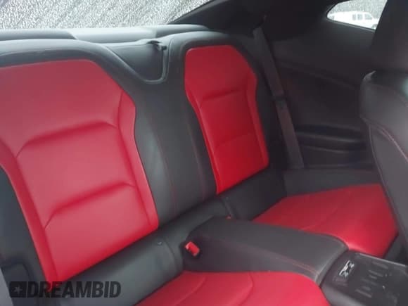 ✅ 2018 Chevrolet Camaro 2SS • VIN: 1G1FH1R74J0109953 • Lot: 42895006. Listed on IAAI with 37,316 mi. Free auction sales archive from the USA and detailed vehicle history report at DreamBid. Image 8.