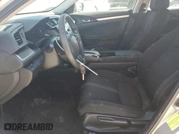 ✅ 2019 Honda Civic LX • VIN: 19XFC2F6XKE049788 • Lot: 87454365. Wystawiony na Copart z przebiegiem 58 425 mil. Bezpłatny archiwum sprzedaży aukcyjnych z USA i szczegółowy raport historii pojazdu na DreamBid. Zdjęcie 7.