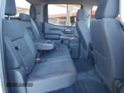 ✅ 2019 Chevrolet Silverado 1500 RST • VIN: 1GCUYEED6KZ148803 • Lot: 43494494. Wystawiony na IAAI z przebiegiem Nie podano. Bezpłatny archiwum sprzedaży aukcyjnych z USA i szczegółowy raport historii pojazdu na DreamBid. Zdjęcie 8.