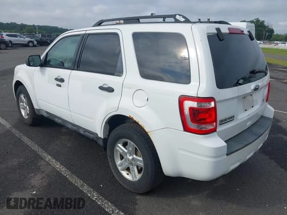 ✅ 2012 Ford Escape Hybrid • VIN: 1FMCU5K32CKB06203 • Lot: 42902475. Wystawiony na IAAI z przebiegiem Nie podano. Bezpłatny archiwum sprzedaży aukcyjnych z USA i szczegółowy raport historii pojazdu na DreamBid. Zdjęcie 3.