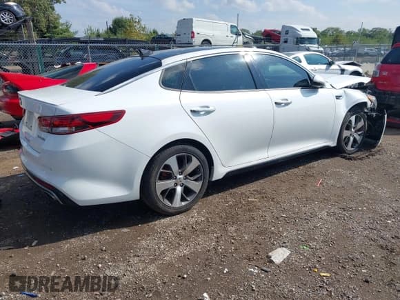 ✅ 2018 Kia Optima SX • VIN: 5XXGW4L29JG208685 • Lot: 43146929. Listed on IAAI with 82,942 mi. Free auction sales archive from the USA and detailed vehicle history report at DreamBid. Image 4.