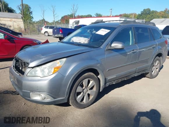 ✅ 2011 Subaru Outback Premium • VIN: 4S4BRBCC1B3419147 • Lot: 43460563. Listed on IAAI with 139,043 mi. Free auction sales archive from the USA and detailed vehicle history report at DreamBid. Image 17.