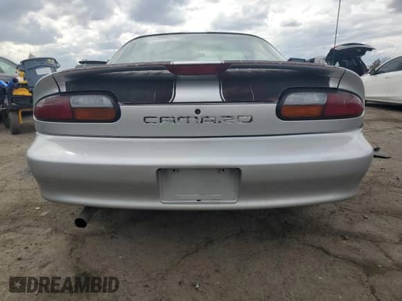 1997 Chevrolet Camaro z VIN 2G1FP22K8V2156852, wystawiony jako Copart lot #51080085 z przebiegiem 163 068 mil mil oraz Szkoda całkowita • Salvage title. Historia ofert i sprzedaży dostępna na DreamBid. Obrazek 6.