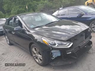 ✅ 2018 Hyundai Sonata Sport Plus • VIN: 5NPE34AF3JH668905 • Lot: 42304500. Listed on IAAI with 221,485 mi. Free auction sales archive from the USA and detailed vehicle history report at DreamBid. Image 1.