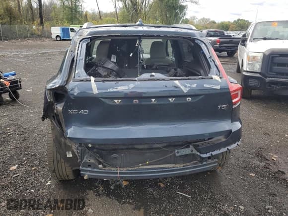 ✅ 2021 Volvo XC40 Inscription • VIN: YV4162UL5M2513142 • Lot: 85301295. Listed on Copart with 34,666 mi. Free auction sales archive from the USA and detailed vehicle history report at DreamBid. Image 6.