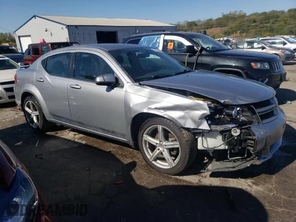 ✅ 2014 Dodge Avenger SXT • VIN: 1C3CDZCG3EN181494 • Лот: 74552444. Опубликован ранее на Copart с пробегом 106 072 миль. Бесплатный доступ к архиву аукционных продаж из США и подробный отчёт об истории автомобиля на DreamBid. Изображение 4.