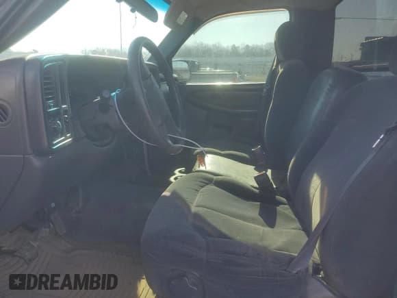 ✅ 2005 Chevrolet Silverado 2500HD Work Truck • VIN: 1GBHC24U55E263439 • Лот: 48574665. Опубликован ранее на Copart с пробегом Не указан. Бесплатный доступ к архиву аукционных продаж из США и подробный отчёт об истории автомобиля на DreamBid. Изображение 7.