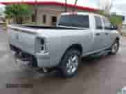 2018 Ram 1500 Tradesman z VIN 1C6RR6FG0JS280326, wystawiony jako IAAI lot #43422781 z przebiegiem 89 435 mil mil oraz . Historia ofert i sprzedaży dostępna na DreamBid. Obrazek 4.