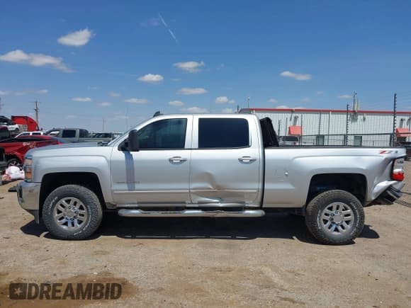 ✅ 2015 Chevrolet Silverado 2500HD LT • VIN: 1GC1KVEG7FF501135 • Lot: 42374401. Listed on IAAI with 135,855 mi. Free auction sales archive from the USA and detailed vehicle history report at DreamBid. Image 14.