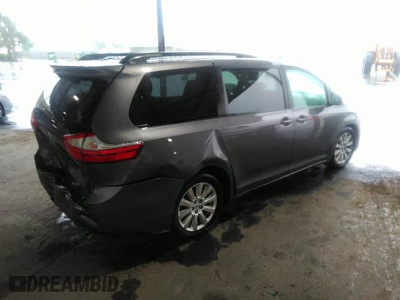 ✅ 2015 Toyota Sienna LE • VIN: 5TDJK3DC7FS098132 • Lot: 43366141. Listed on IAAI with 181,653 mi. Free auction sales archive from the USA and detailed vehicle history report at DreamBid. Image 4.