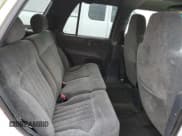 ✅ 2002 Chevrolet Blazer LS • VIN: 1GNDT13W52K169699 • Lot: 45846975. Wystawiony na Copart z przebiegiem 292 270 mil. Bezpłatny archiwum sprzedaży aukcyjnych z USA i szczegółowy raport historii pojazdu na DreamBid. Zdjęcie 10.