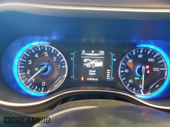 ✅ 2018 Chrysler Pacifica Touring Plus • VIN: 2C4RC1FG4JR280215 • Lot: 81619325. Listed on Copart with 114,518 mi. Free auction sales archive from the USA and detailed vehicle history report at DreamBid. Image 9.