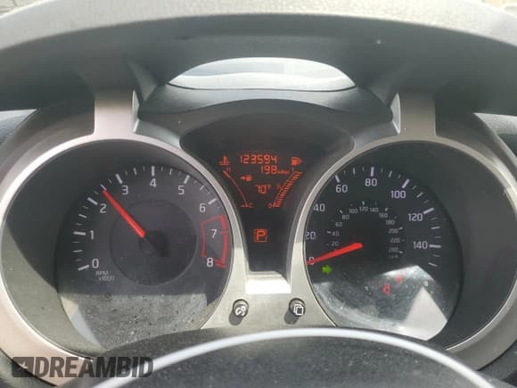 ✅ 2014 Nissan Juke S • VIN: JN8AF5MVXET359159 • Lot: 53534025. Wystawiony na Copart z przebiegiem 123 594 mil. Bezpłatny archiwum sprzedaży aukcyjnych z USA i szczegółowy raport historii pojazdu na DreamBid. Zdjęcie 9.