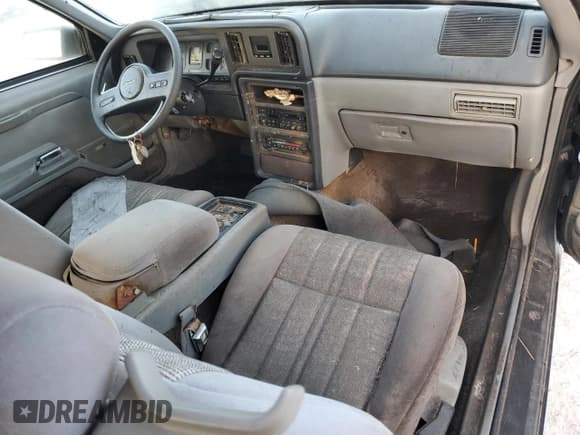 ✅ 1988 Ford Thunderbird • VIN: 1FABP60F9JH246775 • Lot: 77428264. Listed on Copart with Not provided. Free auction sales archive from the USA and detailed vehicle history report at DreamBid. Image 8.