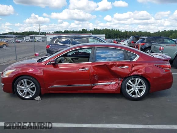 ✅ 2015 Nissan Altima SL • VIN: 1N4BL3AP5FC231003 • Lot: 43251309. Wystawiony na IAAI z przebiegiem 147 459 mil. Bezpłatny archiwum sprzedaży aukcyjnych z USA i szczegółowy raport historii pojazdu na DreamBid. Zdjęcie 14.