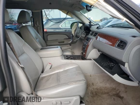 ✅ 2007 Chevrolet Suburban LT • VIN: 1GNFK16347J173513 • Лот: 80650255. Опубликован ранее на Copart с пробегом Не указан. Бесплатный доступ к архиву аукционных продаж из США и подробный отчёт об истории автомобиля на DreamBid. Изображение 7.