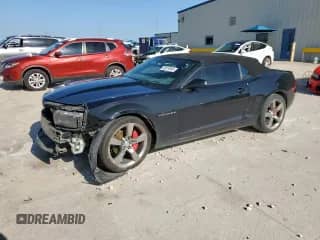 2012 Chevrolet Camaro 2LT z VIN 2G1FC3D31C9178493, wystawiony jako Copart lot #64074945 z przebiegiem 135 048 mil mil oraz Szkoda całkowita • Salvage title. Historia ofert i sprzedaży dostępna na DreamBid. Obrazek 1.
