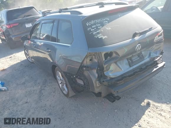 ✅ 2015 Volkswagen Golf SE • VIN: 3VWCA7AUXFM512467 • Lot: 42835954. Listed on IAAI with 164,819 mi. Free auction sales archive from the USA and detailed vehicle history report at DreamBid. Image 3.