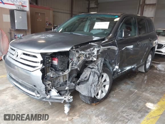 ✅ 2013 Toyota Highlander • VIN: 5TDZK3EH4DS120484 • Lot: 41382290. Listed on IAAI with 149,643 mi. Free auction sales archive from the USA and detailed vehicle history report at DreamBid. Image 2.