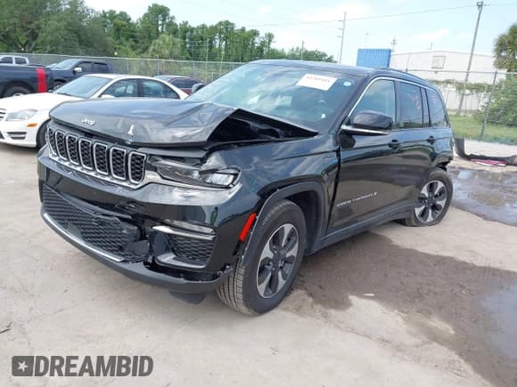 ✅ 2022 Jeep Grand Cherokee • VIN: 1C4RJYB63N8717876 • Lot: 42289481. Listed on IAAI with 22,853 mi. Free auction sales archive from the USA and detailed vehicle history report at DreamBid. Image 18.