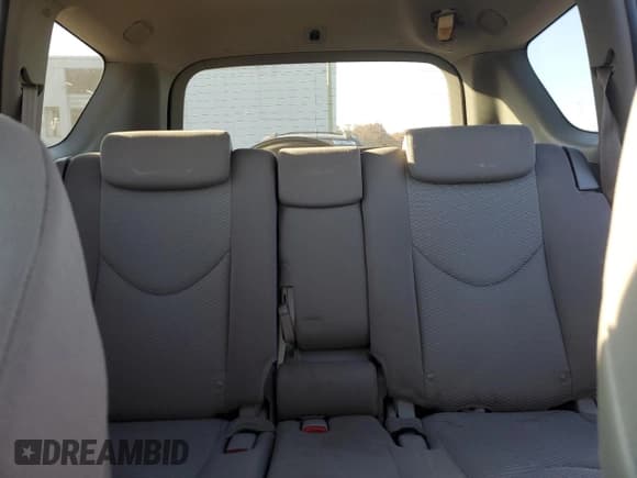 ✅ 2007 Toyota RAV4 Limited • VIN: JTMBD31V575068834 • Лот: 92620895. Опубликован ранее на Copart с пробегом 196 601 миль. Бесплатный доступ к архиву аукционных продаж из США и подробный отчёт об истории автомобиля на DreamBid. Изображение 10.