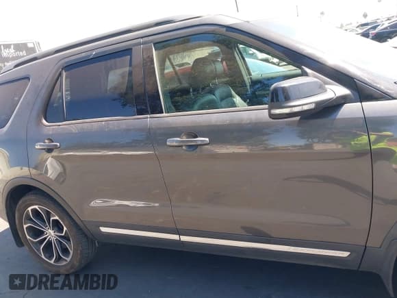 ✅ 2016 Ford Explorer XLT • VIN: 1FM5K7D82GGC12971 • Lot: 43093958. Wystawiony na IAAI z przebiegiem 152 327 mil. Bezpłatny archiwum sprzedaży aukcyjnych z USA i szczegółowy raport historii pojazdu na DreamBid. Zdjęcie 13.