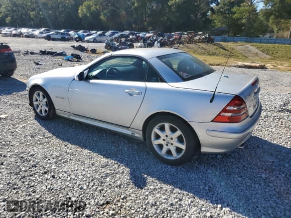 ✅ 2001 Mercedes-Benz SLK 230 Kompressor • VIN: WDBKK49F31F188527 • Lot: 84489514. Listed on Copart with 182,831 mi. Free auction sales archive from the USA and detailed vehicle history report at DreamBid. Image 2.