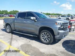 ✅ 2021 Chevrolet Silverado 1500 High Country • VIN: 3GCPWFED4MG144695 • Lot: 42880446. Wystawiony na IAAI z przebiegiem 14 271 mil. Bezpłatny archiwum sprzedaży aukcyjnych z USA i szczegółowy raport historii pojazdu na DreamBid. Zdjęcie 1.