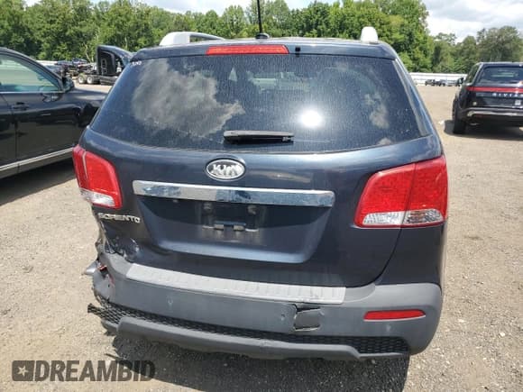 ✅ 2013 Kia Sorento LX • VIN: 5XYKT3A64DG345455 • Лот: 67950615. Опубликован ранее на Copart с пробегом 96 730 миль. Бесплатный доступ к архиву аукционных продаж из США и подробный отчёт об истории автомобиля на DreamBid. Изображение 6.