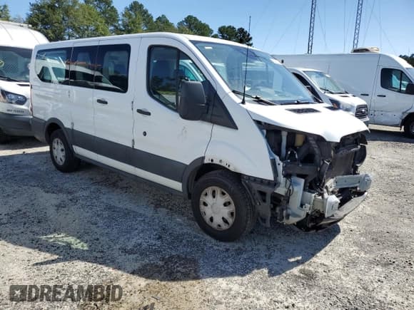 ✅ 2017 Ford Transit XL • VIN: 1FMZK1ZM1HKA86833 • Lot: 85689115. Wystawiony na Copart z przebiegiem 123 927 mil. Bezpłatny archiwum sprzedaży aukcyjnych z USA i szczegółowy raport historii pojazdu na DreamBid. Zdjęcie 4.