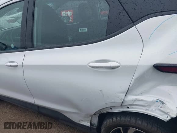 ✅ 2023 Chevrolet Bolt EV 2LT • VIN: 1G1FX6S0XP4181867 • Lot: 41566721. Wystawiony na IAAI z przebiegiem 65 335 mil. Bezpłatny archiwum sprzedaży aukcyjnych z USA i szczegółowy raport historii pojazdu na DreamBid. Zdjęcie 15.