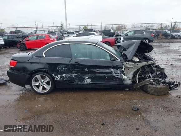 ✅ 2007 BMW 3 Series 335i • VIN: WBAWL73557PX48341 • Lot: 41964740. Wystawiony na IAAI z przebiegiem Nie podano. Bezpłatny archiwum sprzedaży aukcyjnych z USA i szczegółowy raport historii pojazdu na DreamBid. Zdjęcie 12.