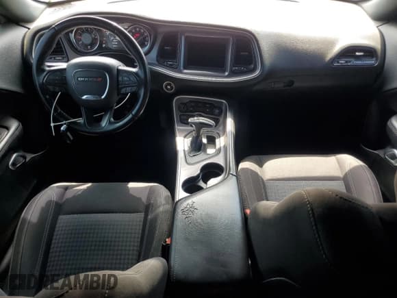 ✅ 2019 Dodge Challenger SXT • VIN: 2C3CDZAG8KH750914 • Lot: 70701865. Wystawiony na Copart z przebiegiem 148 936 mil. Bezpłatny archiwum sprzedaży aukcyjnych z USA i szczegółowy raport historii pojazdu na DreamBid. Zdjęcie 8.