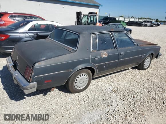 ✅ 1987 Oldsmobile Cutlass • VIN: 2G3GR51A3H2317919 • Lot: 41343945. Wystawiony na Copart z przebiegiem 5 831 mil. Bezpłatny archiwum sprzedaży aukcyjnych z USA i szczegółowy raport historii pojazdu na DreamBid. Zdjęcie 3.
