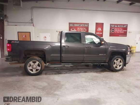 ✅ 2015 Chevrolet Silverado 2500HD LT • VIN: 1GC1KVEG1FF667893 • Lot: 42190250. Wystawiony na IAAI z przebiegiem 216 407 mil. Bezpłatny archiwum sprzedaży aukcyjnych z USA i szczegółowy raport historii pojazdu na DreamBid. Zdjęcie 14.