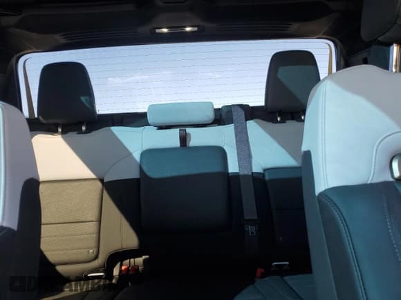 ✅ 2022 GMC HUMMER EV • VIN: 1GT40FDAXNU100033 • Lot: 50089115. Wystawiony na Copart z przebiegiem 3 866 mil. Bezpłatny archiwum sprzedaży aukcyjnych z USA i szczegółowy raport historii pojazdu na DreamBid. Zdjęcie 10.