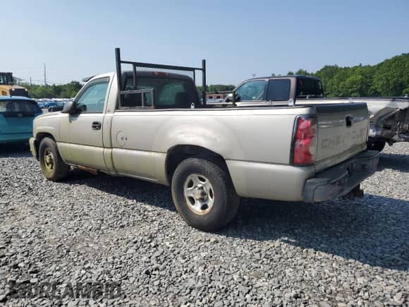 2004 Chevrolet Silverado 1500 LS z VIN 1GCEC14T84E230899, wystawiony jako Copart lot #60497185 z przebiegiem 227 145 mil mil oraz Czysty tytuł • Clean title. Historia ofert i sprzedaży dostępna na DreamBid. Obrazek 2.