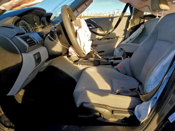 ✅ 2014 Honda Accord LX • VIN: 1HGCR2F33EA265742 • Лот: 94772665. Опубликован ранее на Copart с пробегом 79 518 миль. Бесплатный доступ к архиву аукционных продаж из США и подробный отчёт об истории автомобиля на DreamBid. Изображение 7.