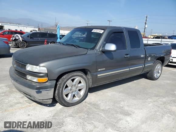 2001 Chevrolet Silverado 1500 LT z VIN 1GCEC19T01Z169707, wystawiony jako Copart lot #60702145 z przebiegiem 331 582 mil mil oraz Czysty tytuł • Clean title. Historia ofert i sprzedaży dostępna na DreamBid. Obrazek 1.