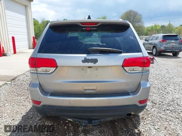 ✅ 2017 Jeep Grand Cherokee Limited • VIN: 1C4RJEBG4HC765329 • Lot: 42008297. Wystawiony na IAAI z przebiegiem 194 607 mil. Bezpłatny archiwum sprzedaży aukcyjnych z USA i szczegółowy raport historii pojazdu na DreamBid. Zdjęcie 16.