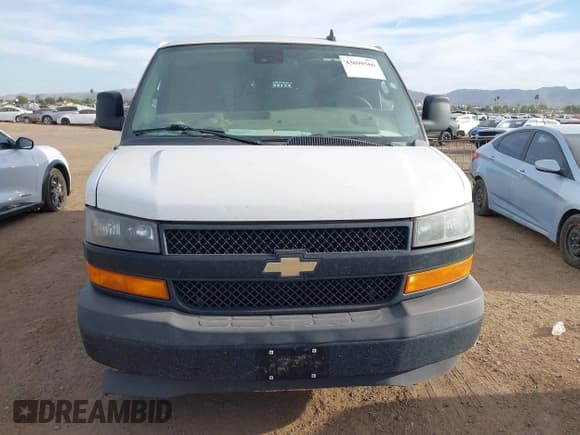 ✅ 2019 Chevrolet Express Cargo • VIN: 1GCWGAFP2K1100100 • Лот: 43699566. Опубликован ранее на IAAI с пробегом 243 861 миль. Бесплатный доступ к архиву аукционных продаж из США и подробный отчёт об истории автомобиля на DreamBid. Изображение 12.
