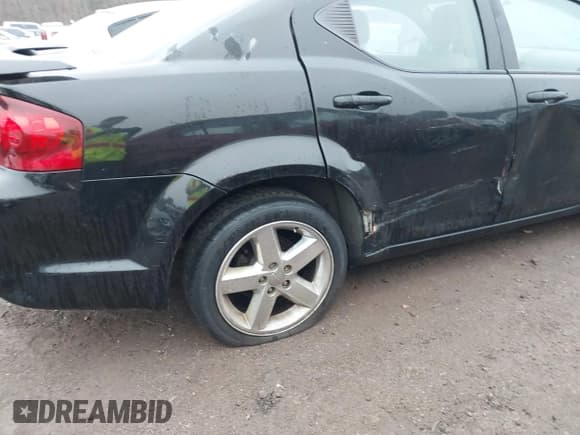 ✅ 2014 Dodge Avenger SE • VIN: 1C3CDZAB7EN109995 • Lot: 41344952. Wystawiony na IAAI z przebiegiem 125 526 mil. Bezpłatny archiwum sprzedaży aukcyjnych z USA i szczegółowy raport historii pojazdu na DreamBid. Zdjęcie 13.