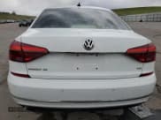✅ 2018 Volkswagen Passat SE • VIN: 1VWBA7A32JC021694 • Lot: 57619625. Wystawiony na Copart z przebiegiem 113 172 mil. Bezpłatny archiwum sprzedaży aukcyjnych z USA i szczegółowy raport historii pojazdu na DreamBid. Zdjęcie 6.